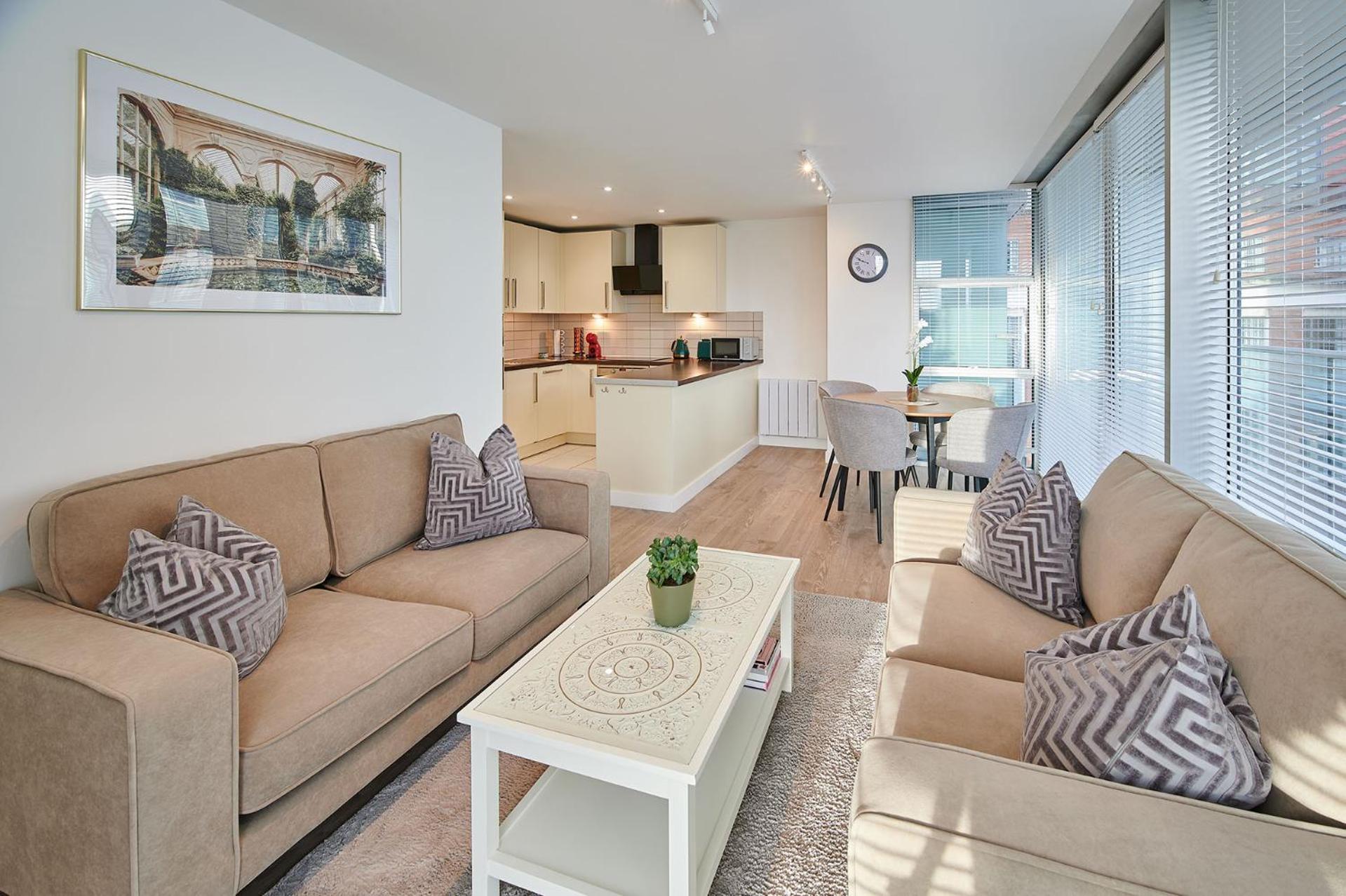 Host & - The Municipal View Abode Apartment *