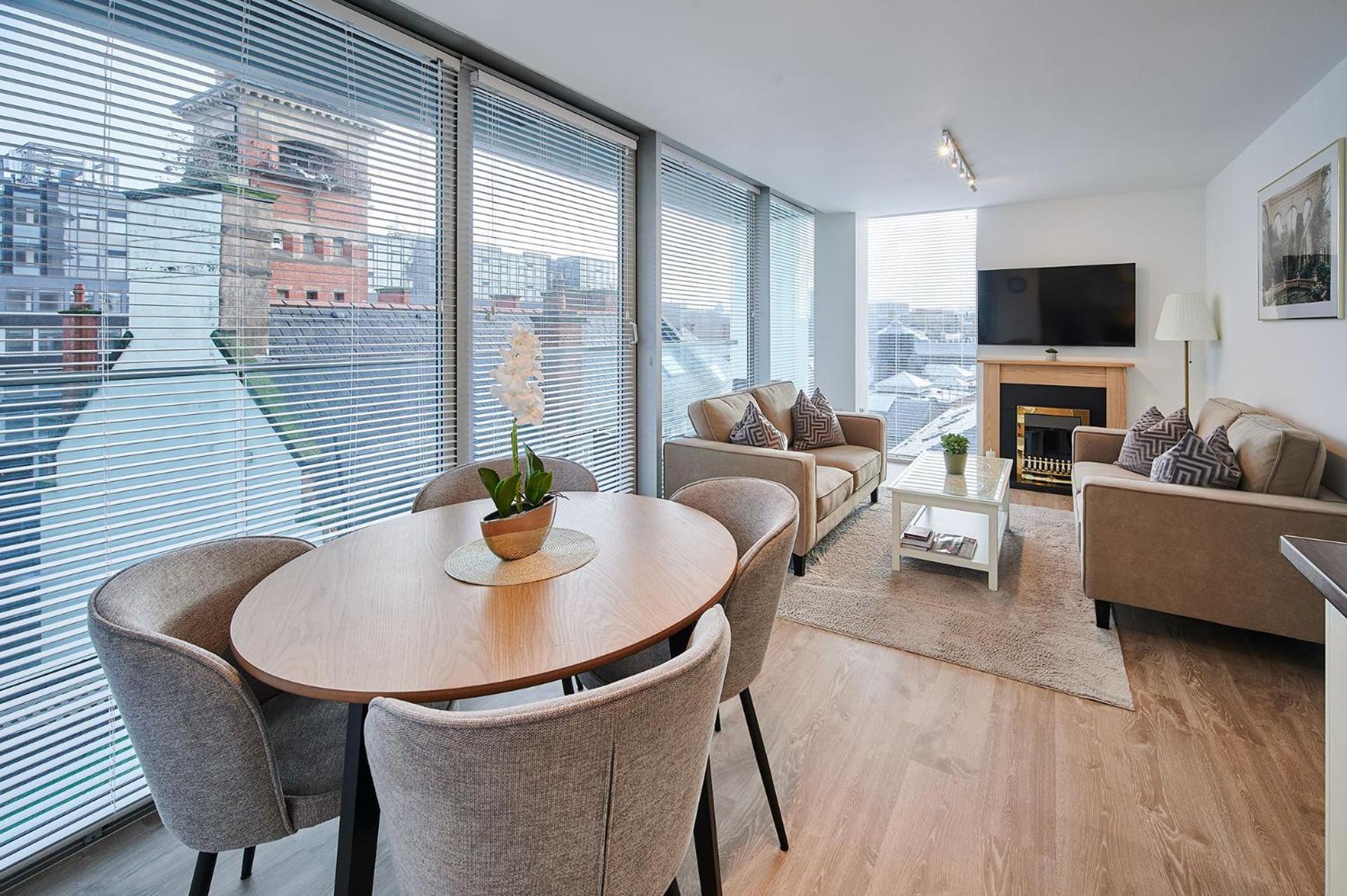 Host & - The Municipal View Abode Apartment *